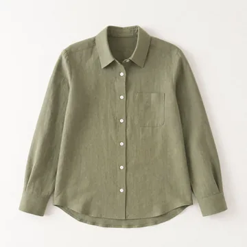 IMAGEN: pieza 3 de 13 del marquee — foto cuadrada de UNA prenda terminada distinta, cosida con el molde (camisa, falda, pantalón, vestido, abrigo, prenda de hombre). Se ve chica y en movimiento